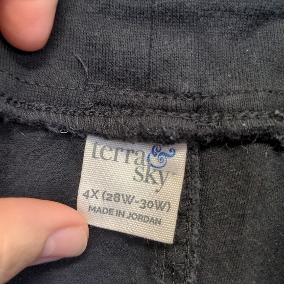 Terra & Sky Women's Chino Shorts Black Size 4X 28W-30W Cotton Blend - Picture 10 of 11